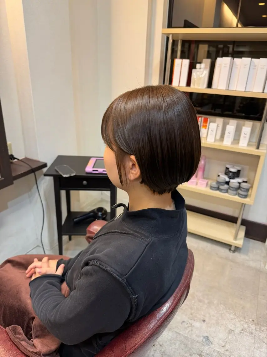 ショート 切りっぱなしボブ ショートボブ ボブ ハイライト 髪質改善 カツモト マナ🍒のヘアスタイル