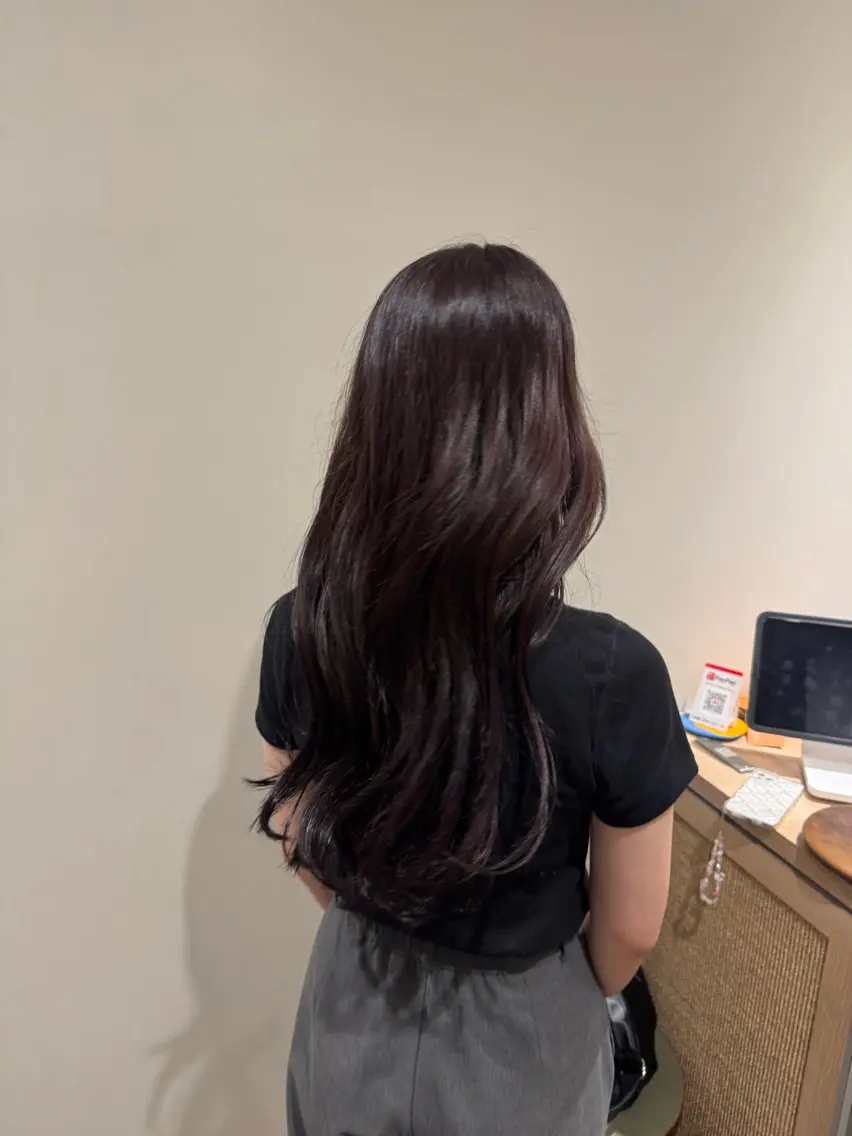 カラー ヘアカラー 櫻木 志穏のヘアスタイル
