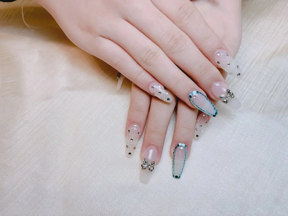 ネイル ハンドネイル H3 Nail Tsuki🦋💙のネイルデザイン