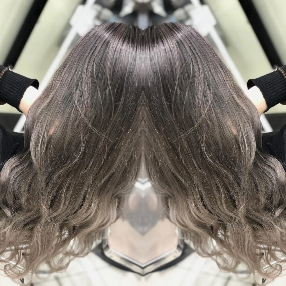 ロング ヘアカラー トリートメント Y Uのヘアスタイル