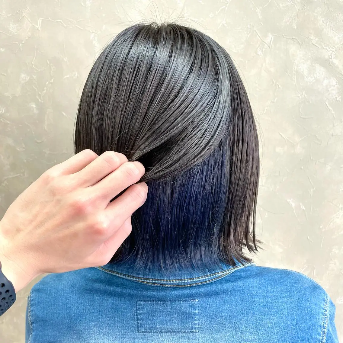 ショート カラー ブリーチ ブルーカラー ケアブリーチ インナーカラー カット ヘアカラー トリートメント 有田裕真 【ブリーチカラー】のヘアスタイル