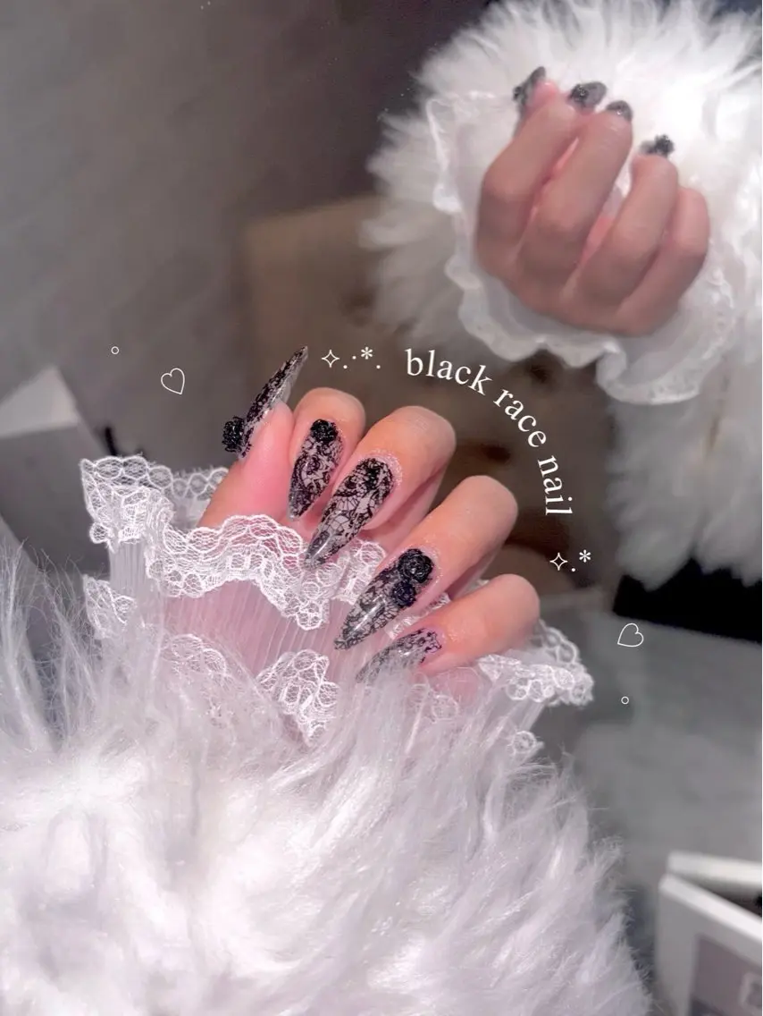 ネイル キラキラネイル 韓国ネイル ロングネイル ワンホンネイル ハンドネイル Josie nail salonのネイルデザイン