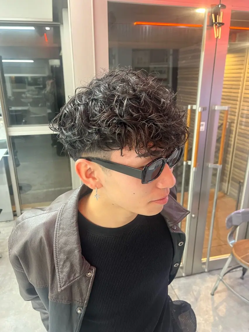 パーマ パーマ メンズハイトーン 北斗💍レイヤーのヘアスタイル