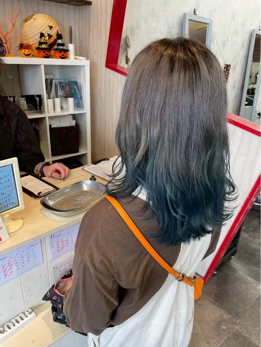 セミロング カラー 藤田 麗安のヘアスタイル