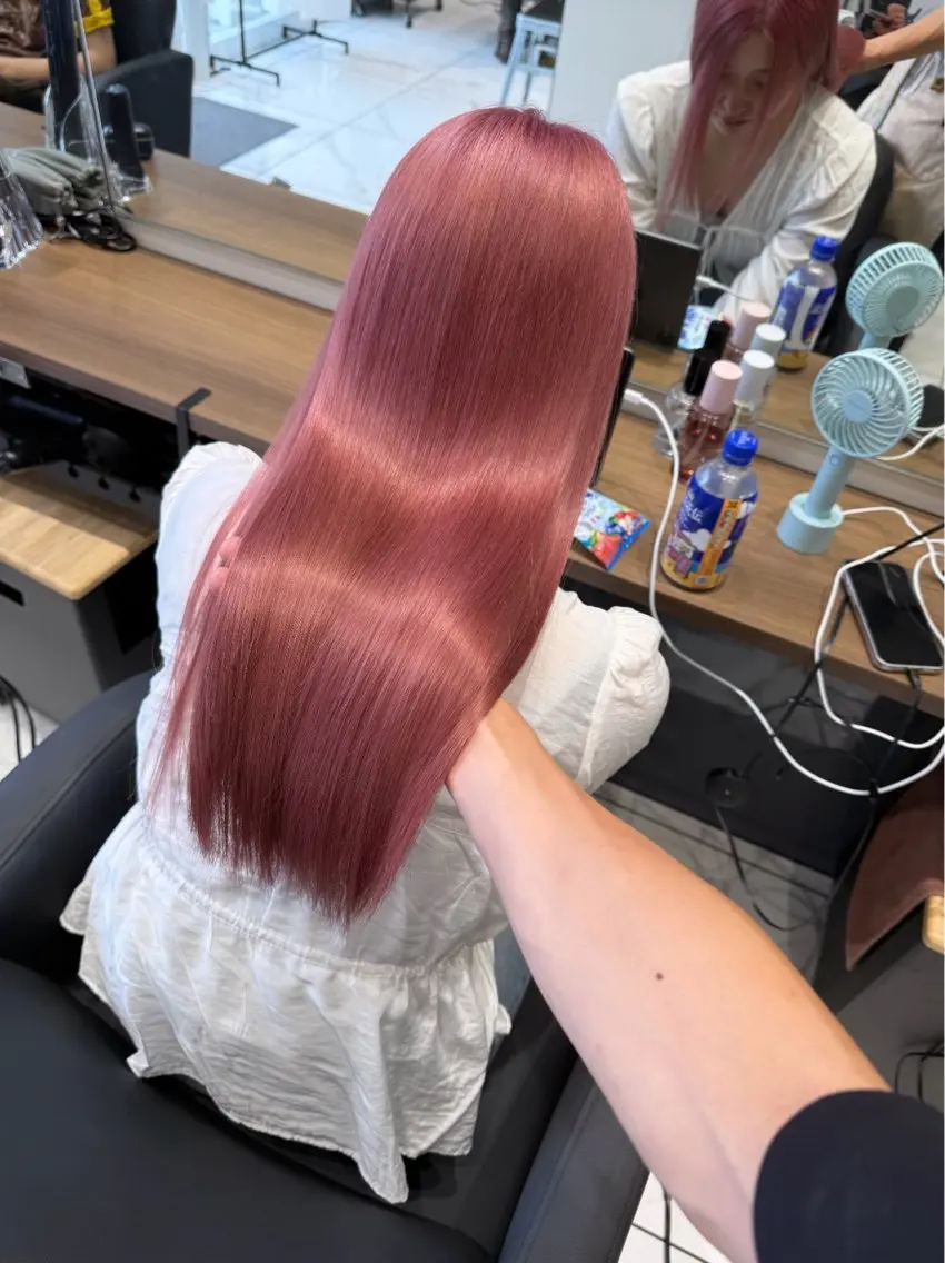 ロング カラー ハイトーンカラー ロング カット ヘアカラー トリートメント 韓国レイヤー×艶髪 ハイトーンRyukiのヘアスタイル