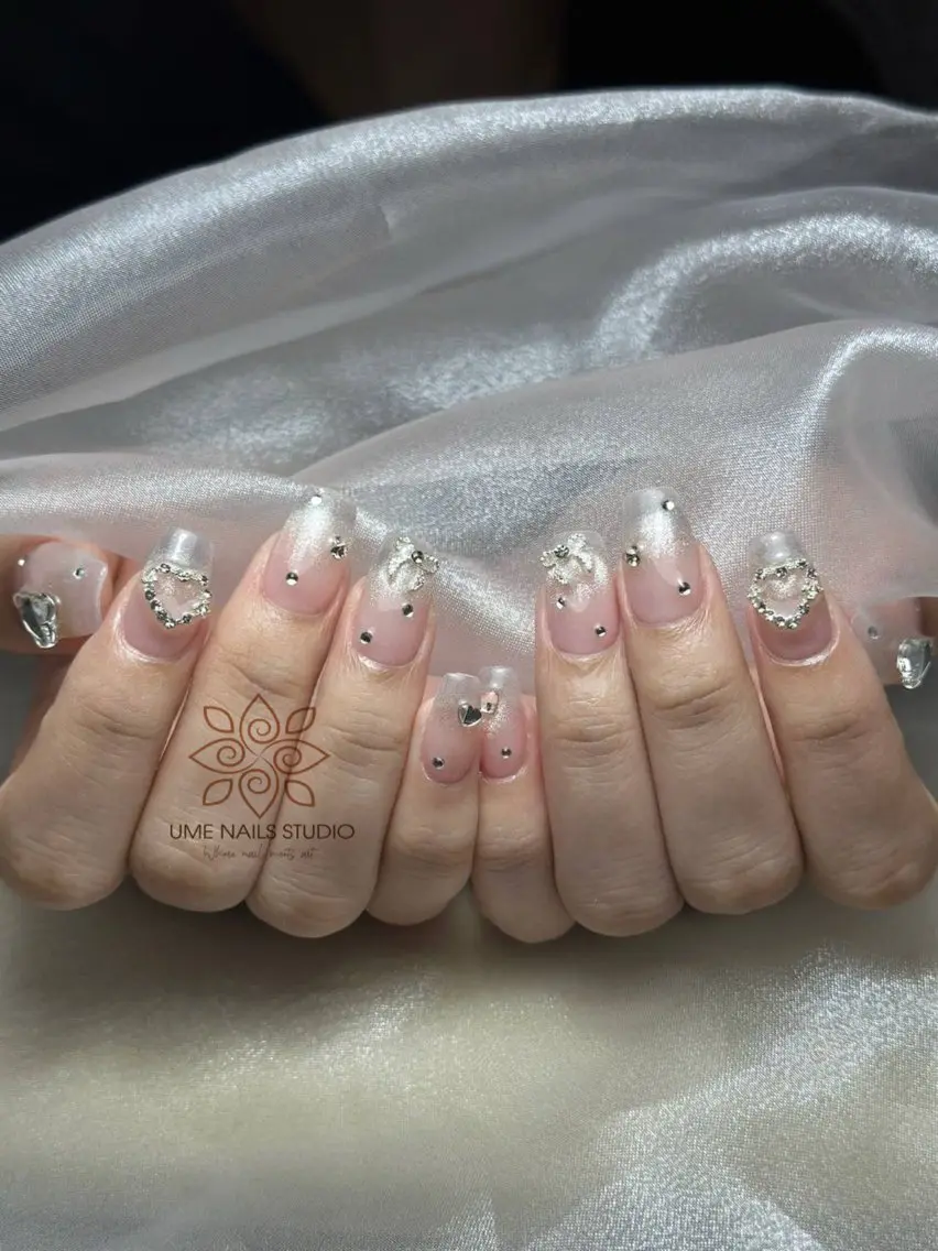 ネイル チークネイル クリアネイル ガーリー キラキラネイル 韓国ネイル ハンドネイル Ume Nail Studioのネイルデザイン