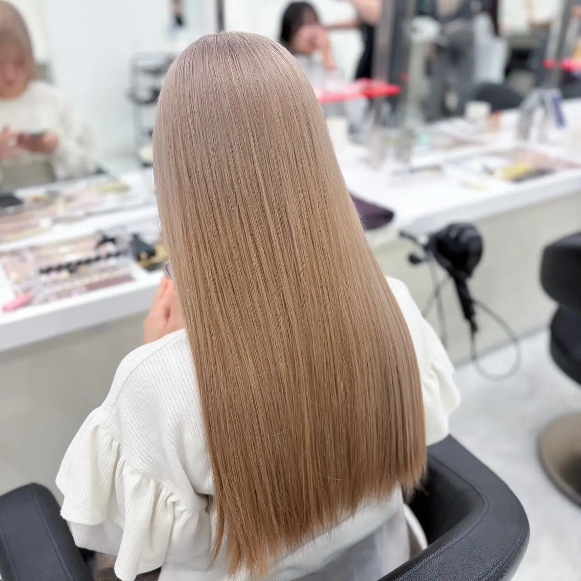 ロング カラー ヘアカラー トリートメント ベージュ🥣レイヤー 🎀Himari🎀のヘアスタイル