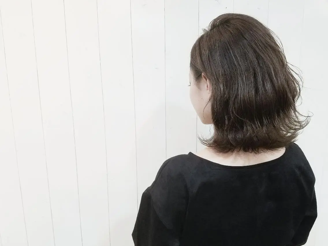 ミディアム カラー ブルーカラー ブルージュ ハイライトカラー ハイライト imai（イマイ） /ボブ/パーマのヘアスタイル