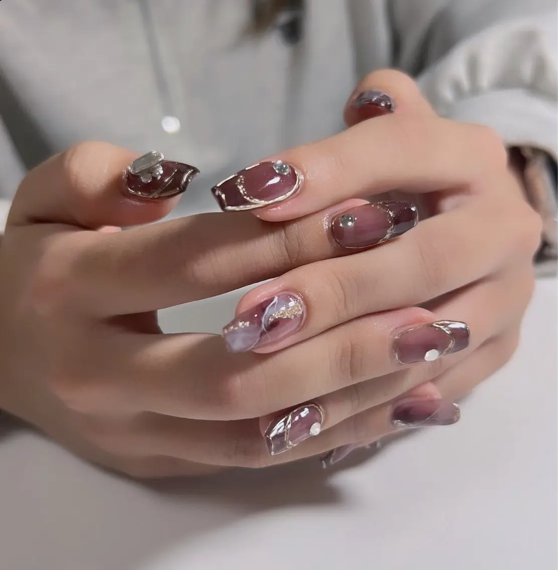 ネイル フレンチネイル ミラーネイル Bow wow Nail さや🧸のネイルデザイン