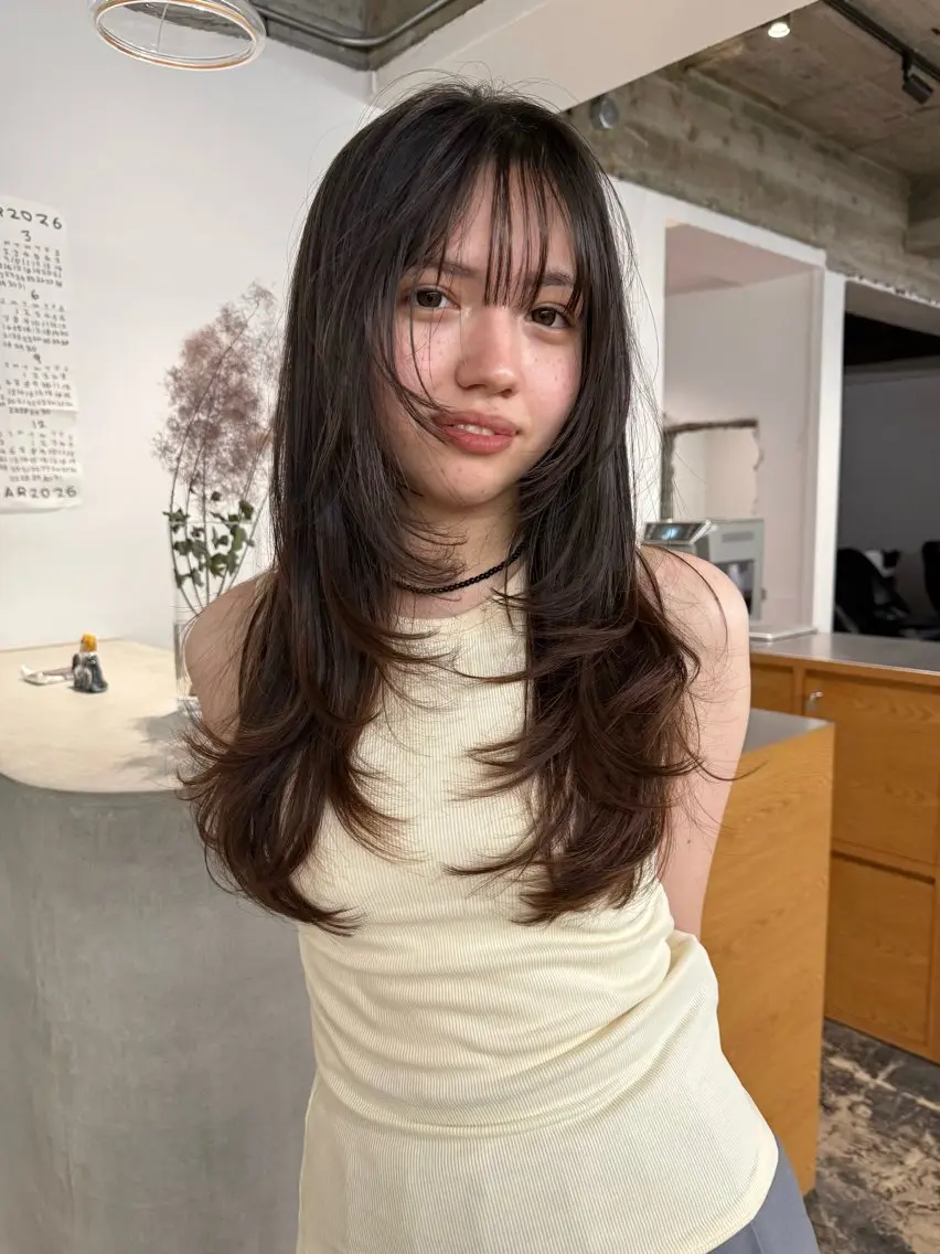 ロング カット 小平 寧々のヘアスタイル