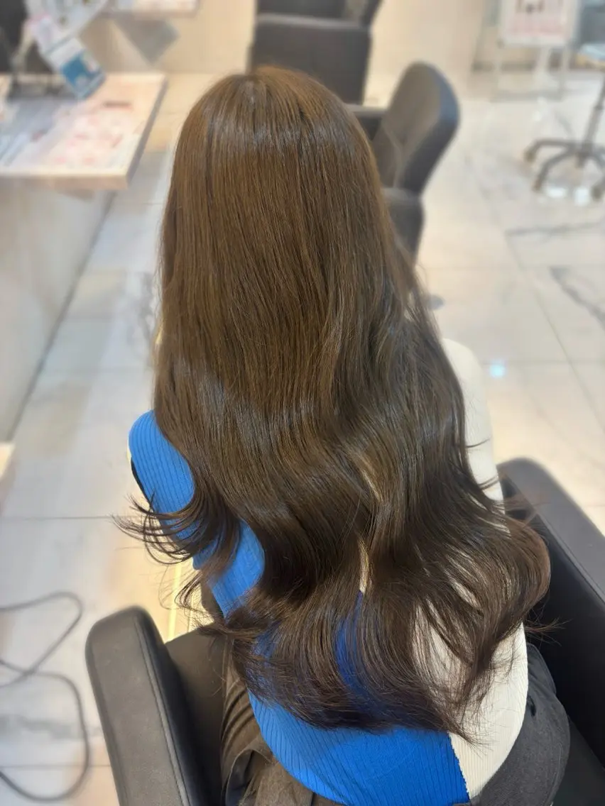 ロング ヘアカラー トリートメント 𝐿𝑒𝑒 四ツ橋 𝑅𝐴𝑁𝐴のヘアスタイル