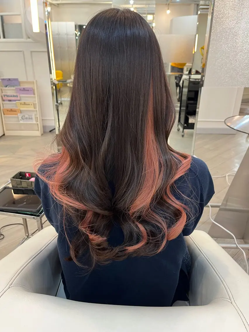 カラー フルカワ リナのヘアスタイル