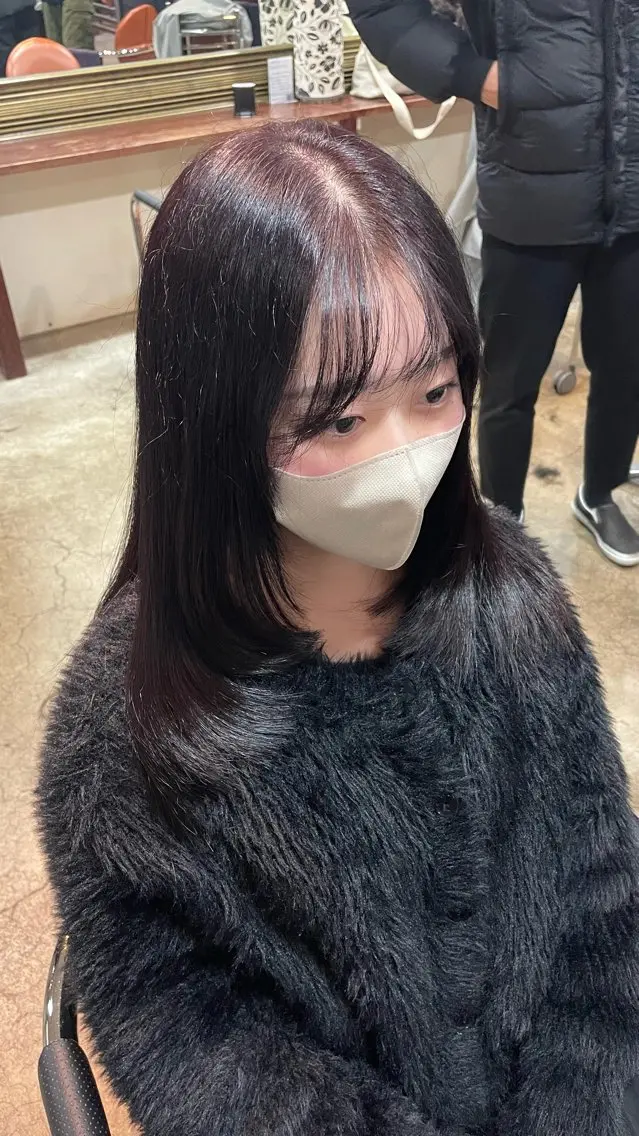 ミディアム 顔まわりレイヤー 顔周りカット ハイレイヤー レイヤーカット 外ハネヘア 🪞ᩚ メイ 🪞ᩚのヘアスタイル