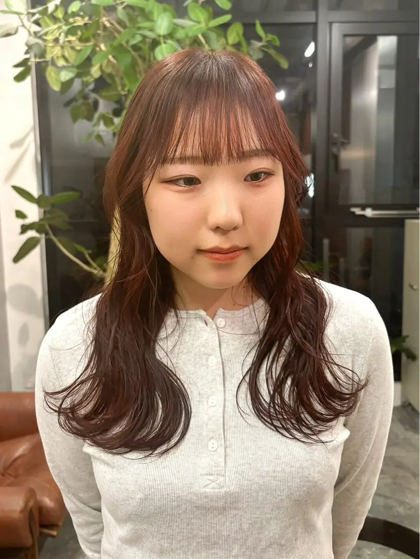 ロング カラー ブラウンカラー ピンクカラー ピンクブラウン 藤川迅 曲がる縮毛矯正のヘアスタイル