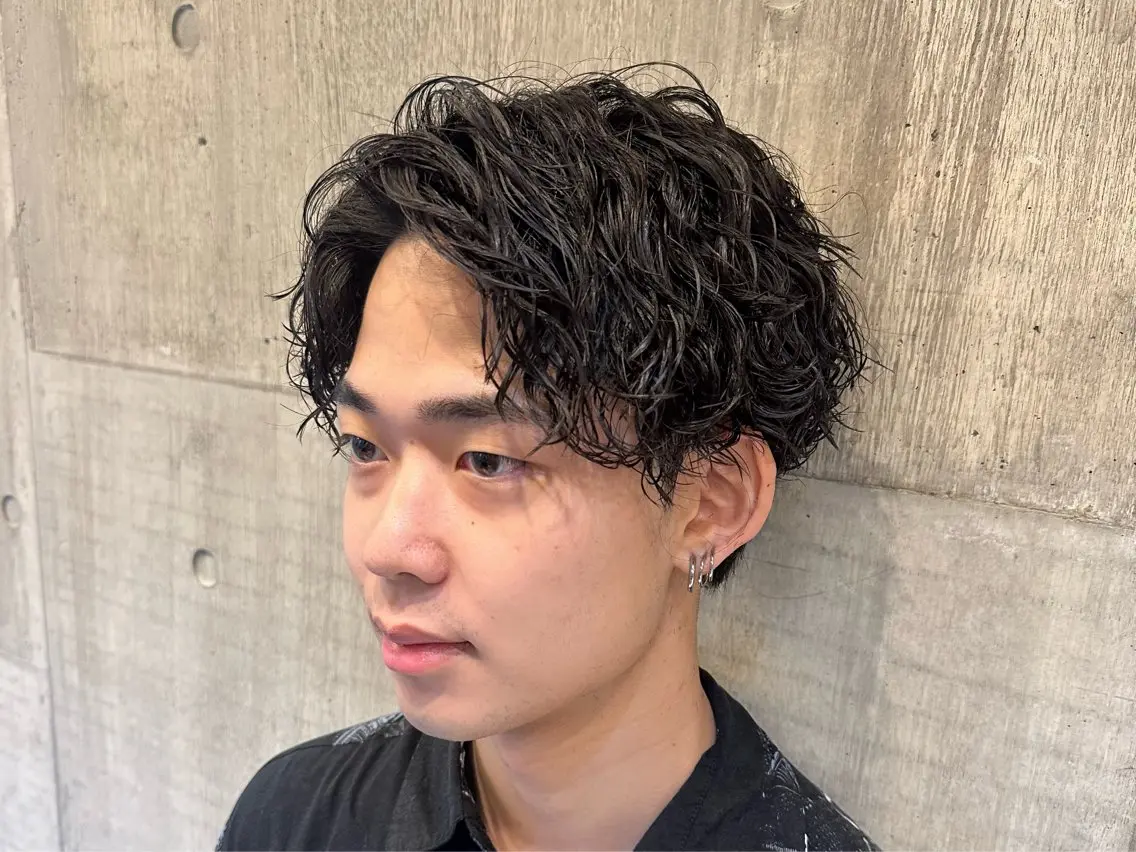 ショート パーマ メンズ メンズパーマ ツイストスパイラルパーマ スパイラルパーマ カット パーマ トリートメント ツイスパ/メンズ パーマ/歩夢のヘアスタイル