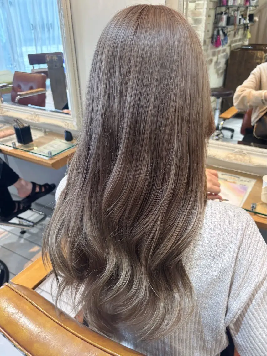 ロング カラー ベージュカラー ミルクティーベージュ ヘアカラー トリートメント Noel .⋆𝜗𝜚のその他イメージ