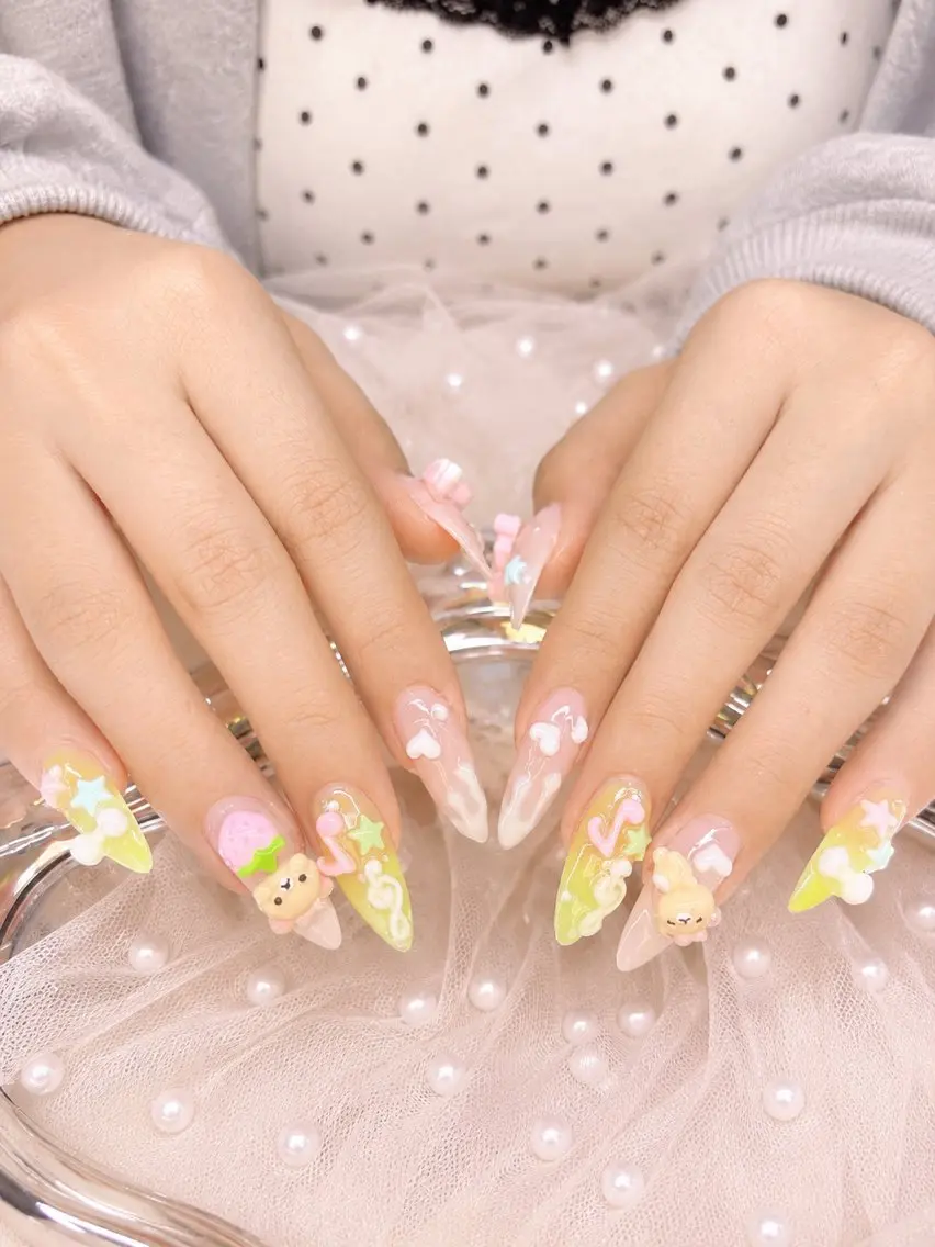 ネイル 長さ出し ジェルネイル キラキラネイル 韓国ネイル ロングネイル ハンドネイル ハンドケア min nail salonのネイルデザイン
