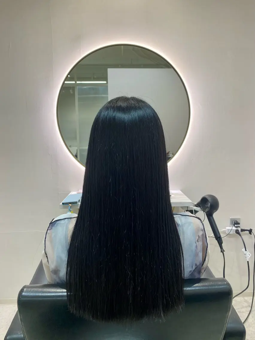 ロング 縮毛矯正 韓国🇰🇷艶髪 ケアカラーSHURIのヘアスタイル