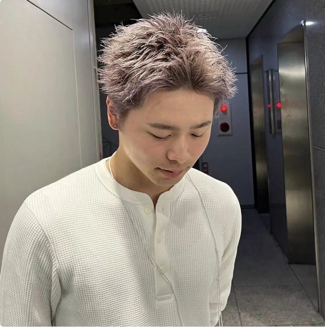 ショート カラー パーマ メンズ メンズブリーチ メンズハイトーン スパイキーショート ブリーチ ハイトーンカラー カット ヘアカラー 🔥メンズ 特化🔥菊水皐暉🔥のヘアスタイル