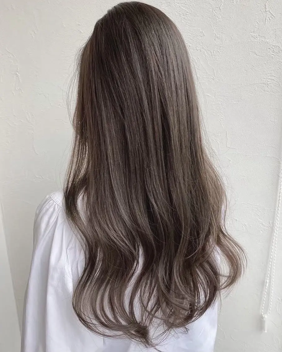 セミロング カラー グレージュ カット ヘアカラー トリートメント ブリーチダブルカラー 【koide】のヘアスタイル