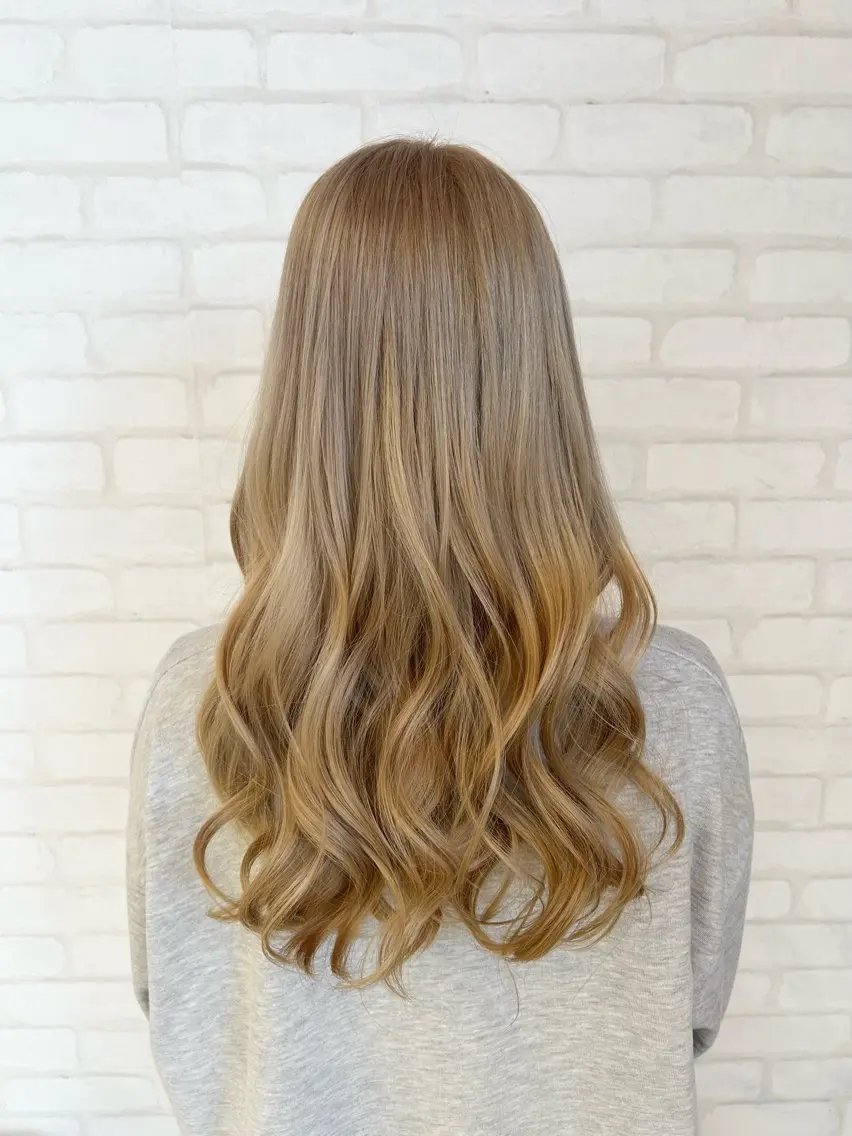 ロング カット ヘアカラー 中川 拓弥のヘアスタイル
