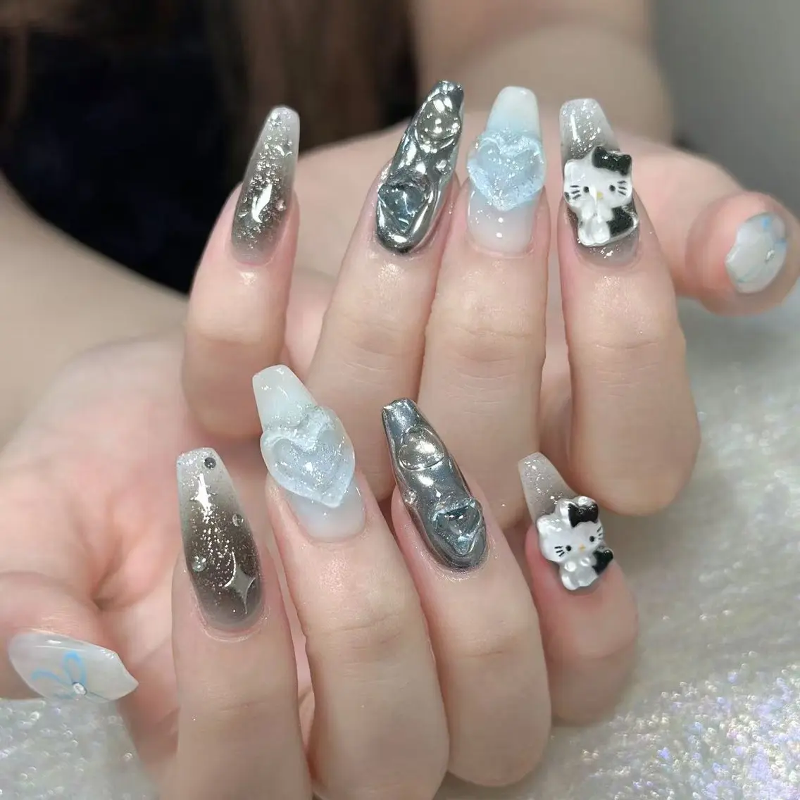 ネイル ハンドネイル Queens ひなのネイルデザイン