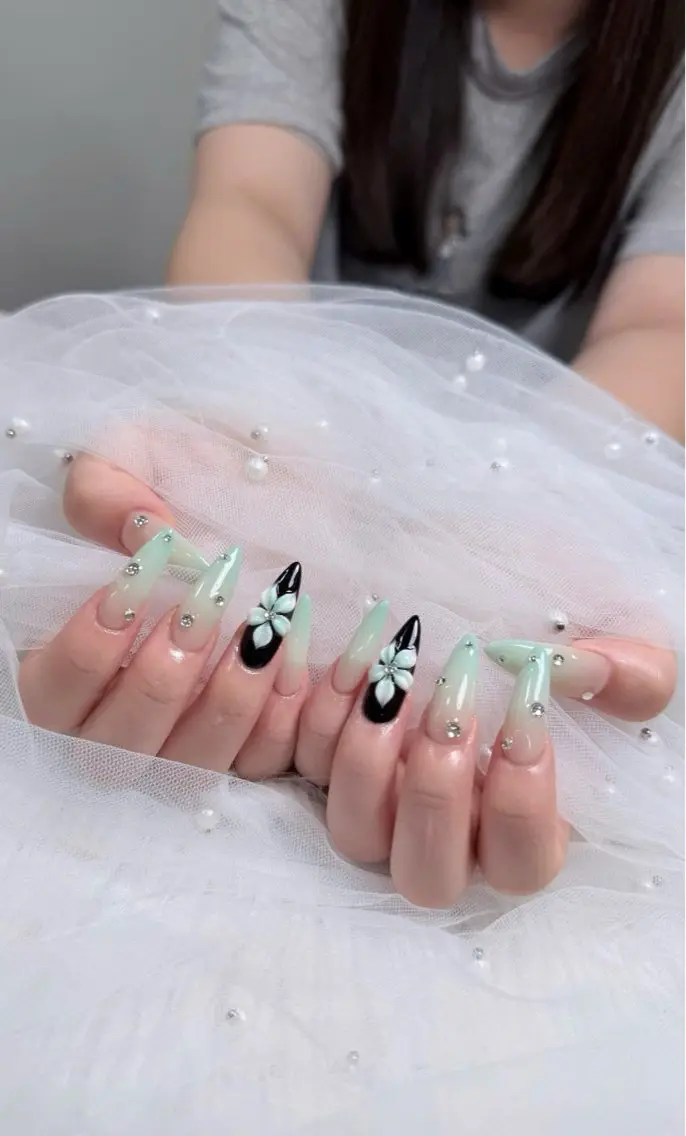 ネイル MiA NAILのネイルデザイン