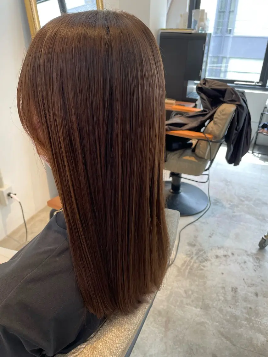 セミロング シンプル 美容室のヘアスタイル