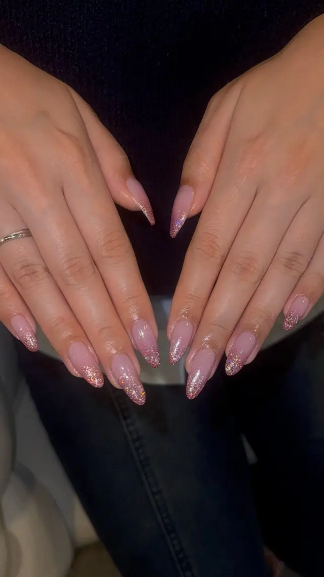 ネイル グラデーション キラキラネイル ラメ(グリッター) ラメグラデーション ハンドネイル kazane 💅🏿💋のネイルデザイン
