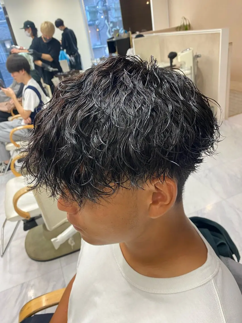 パーマ メンズ メンズパーマ メンズツイストパーマ 波巻きパーマ スパイラルパーマ ツイストパーマ カット パーマ トリートメント 🌴パーマオタク🌴 長谷川 諒佑🌈のヘアスタイル