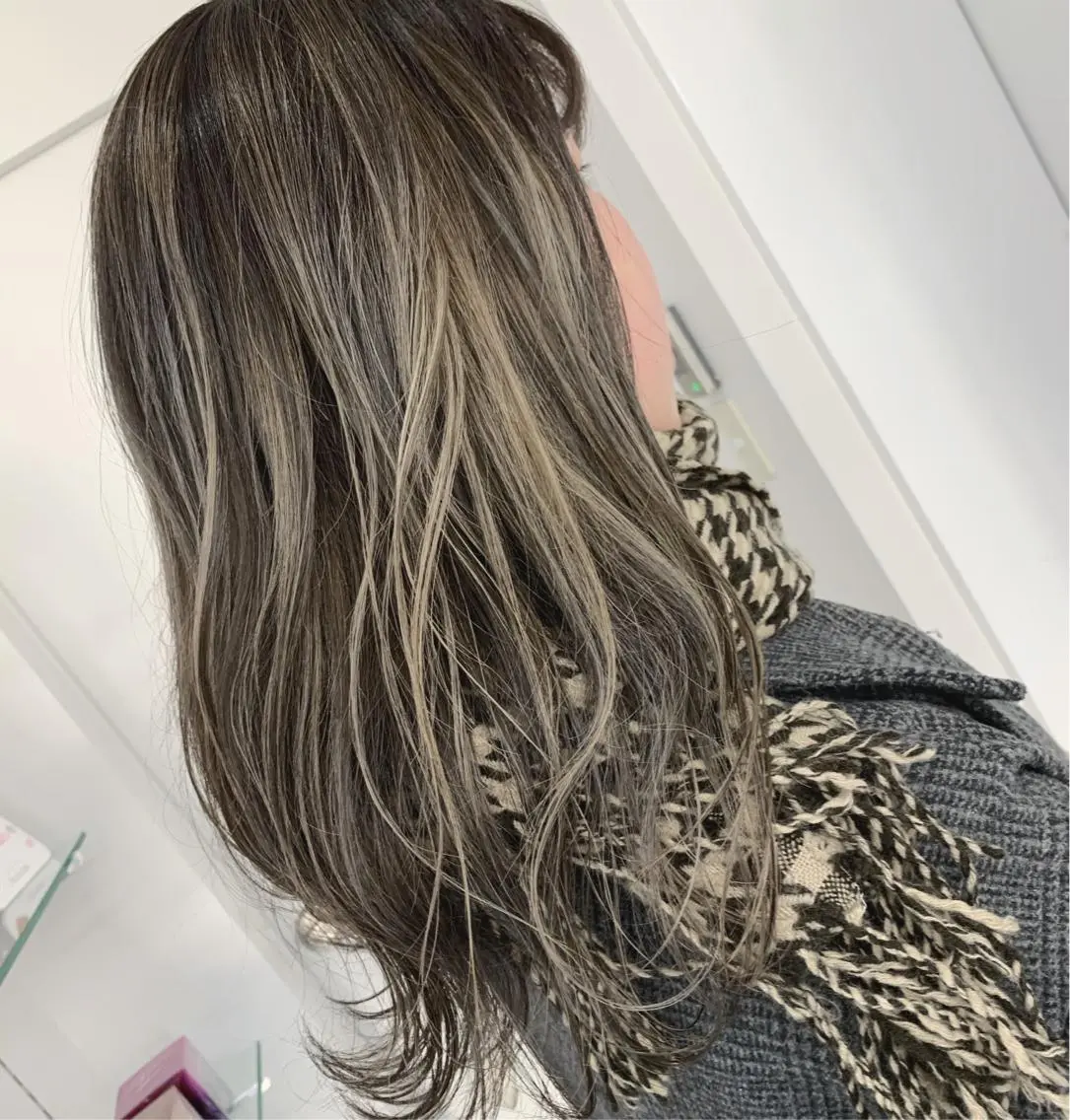 セミロング カラー パーマ ヘアアレンジ 柔らかな縮毛矯正 透明感カラー💫のヘアスタイル