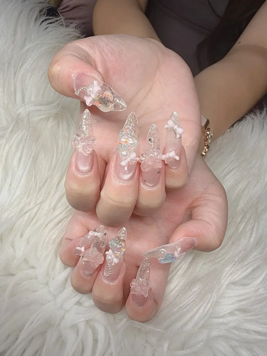 ネイル 長さ出し グラデーション 卒業式 キラキラネイル マグネットネイル Lee Nailsのネイルデザイン