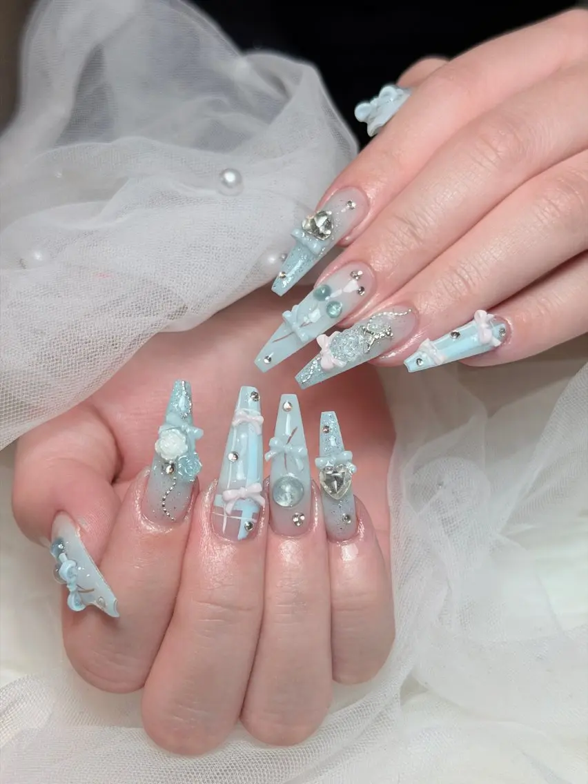 ネイル チークネイル ドット フレンチネイル グラデーション ハート ハンドネイル Julli NailStudioのネイルデザイン