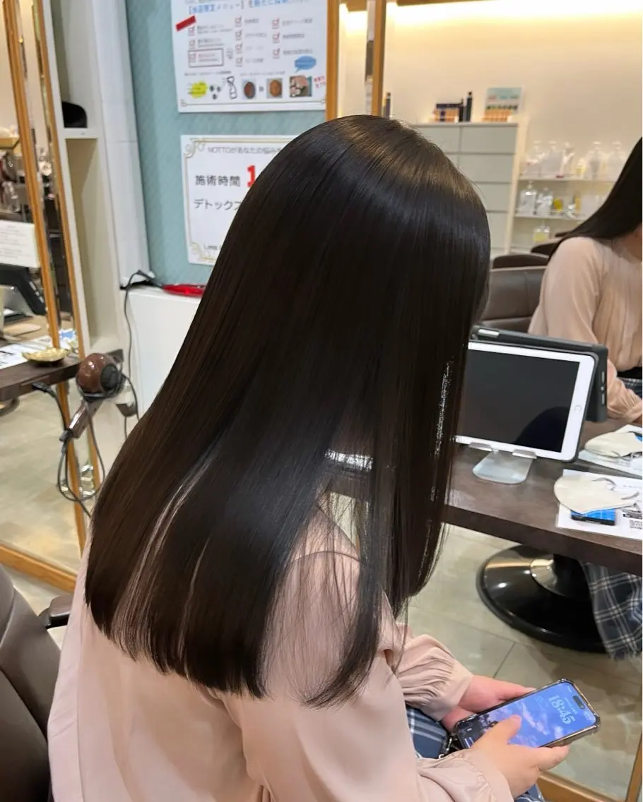 セミロング カラー mai @ma_____iiのヘアスタイル
