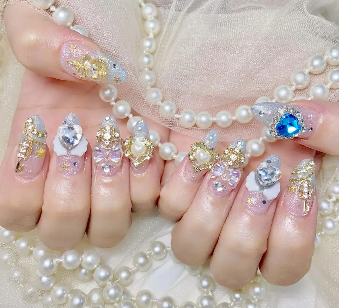 ネイル Queenie 🦋のネイルデザイン