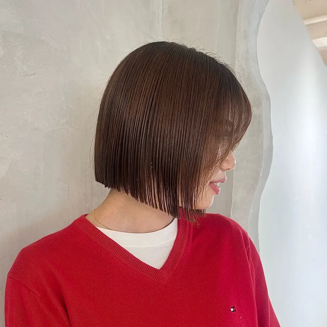 ミディアム 切りっぱなしボブ/ 艶カラー/綾莉のヘアスタイル