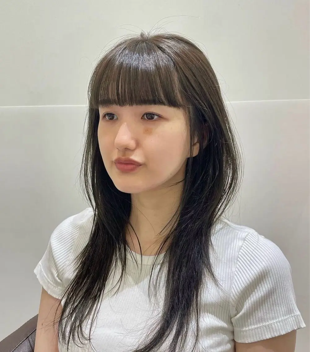 ロング 伸ばしかけ ハイレイヤー 韓国風ヘア レイヤーカット ワイドバング カット ヘアカラー トリートメント ❤︎︎韓国ヘア❤︎︎ 𝑺𝒉𝒊𝒉𝒐のヘアスタイル