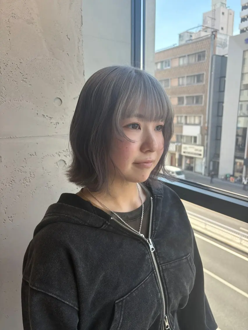 ショート ボブレイヤー ボブ 顔まわりレイヤー レイヤーカット ヘアカラー 大岩 茉愉のヘアスタイル