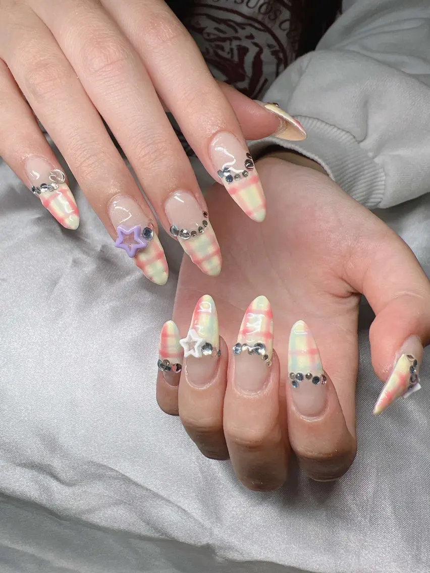 ネイル オーロラネイル チークネイル 長さ出し フットネイル フレンチネイル ハンドネイル Lee Nails チップ長さだし専門店のネイルデザイン