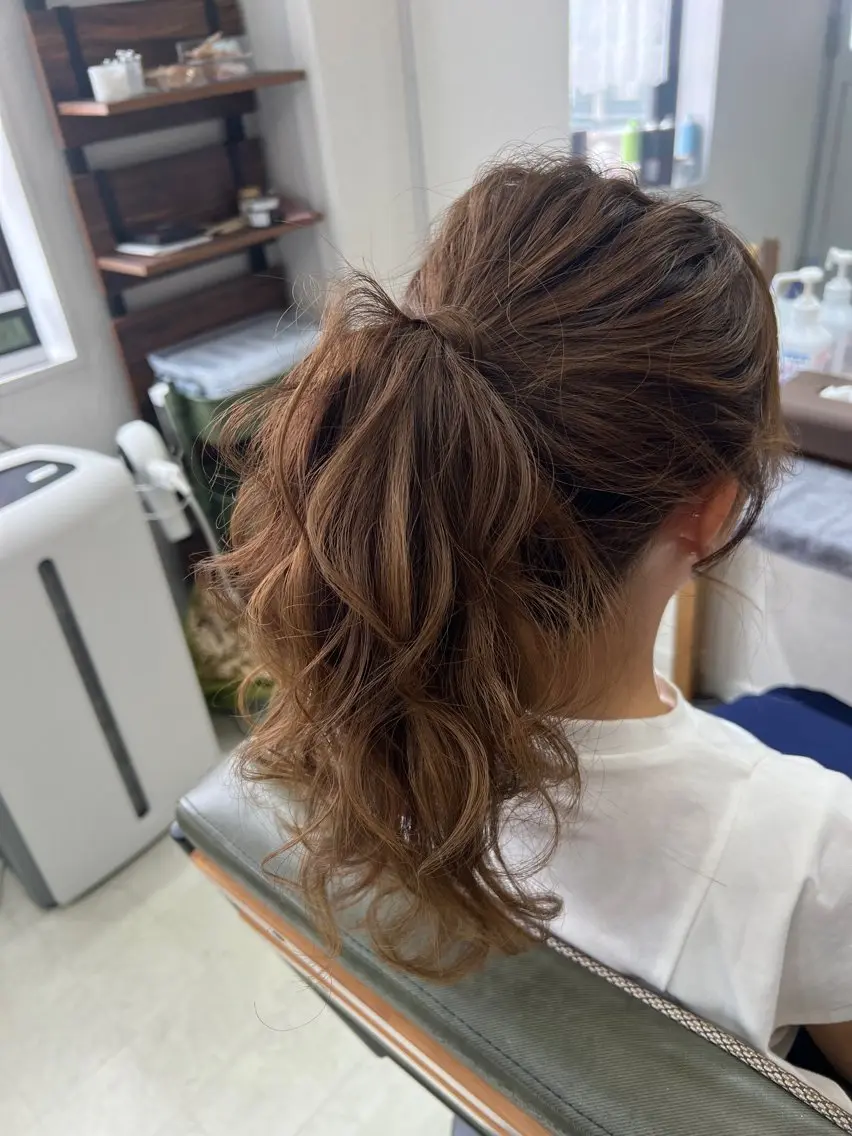 セミロング ヘアアレンジ ポニーテール 山室 敬義のヘアスタイル