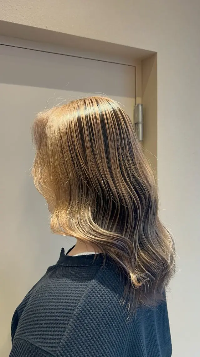 ミディアム ミストバング カット ヘアカラー トリートメント 💚 AKI 💚のヘアスタイル