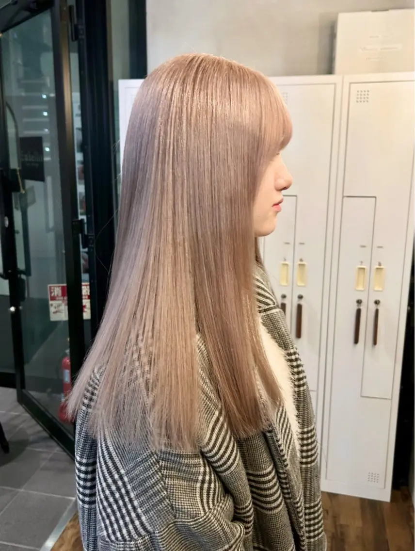 ロング カラー ベージュカラー ブリーチ ハイトーンカラー ホワイトベージュ nacoハイトーン ベージュ🎀のヘアスタイル