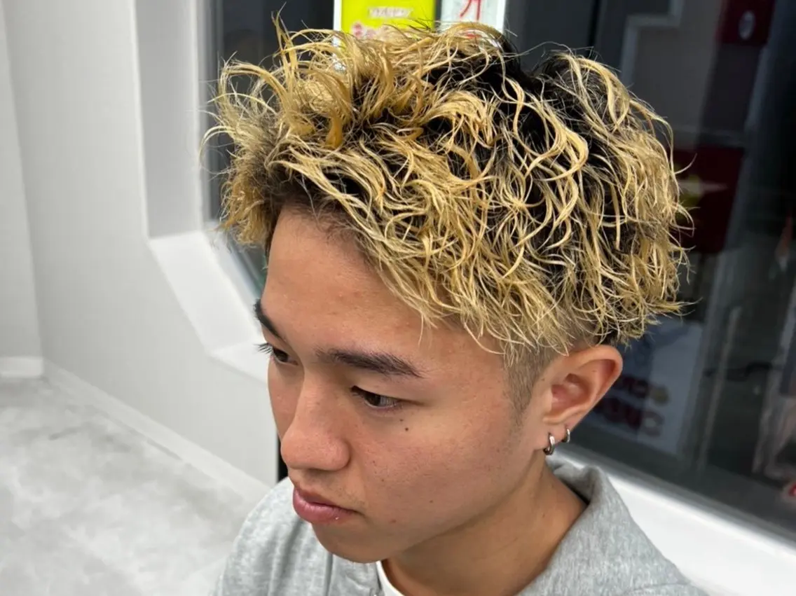 ショート カラー メンズ カット ヘアカラー ヘアセット 垢抜けメンズパーマ/ だいち先輩のヘアスタイル
