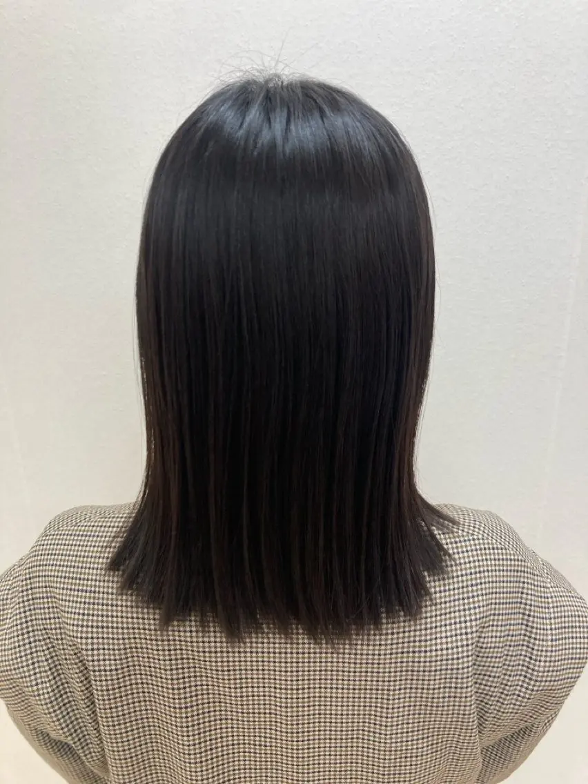 ミディアム 岡田 守明のヘアスタイル