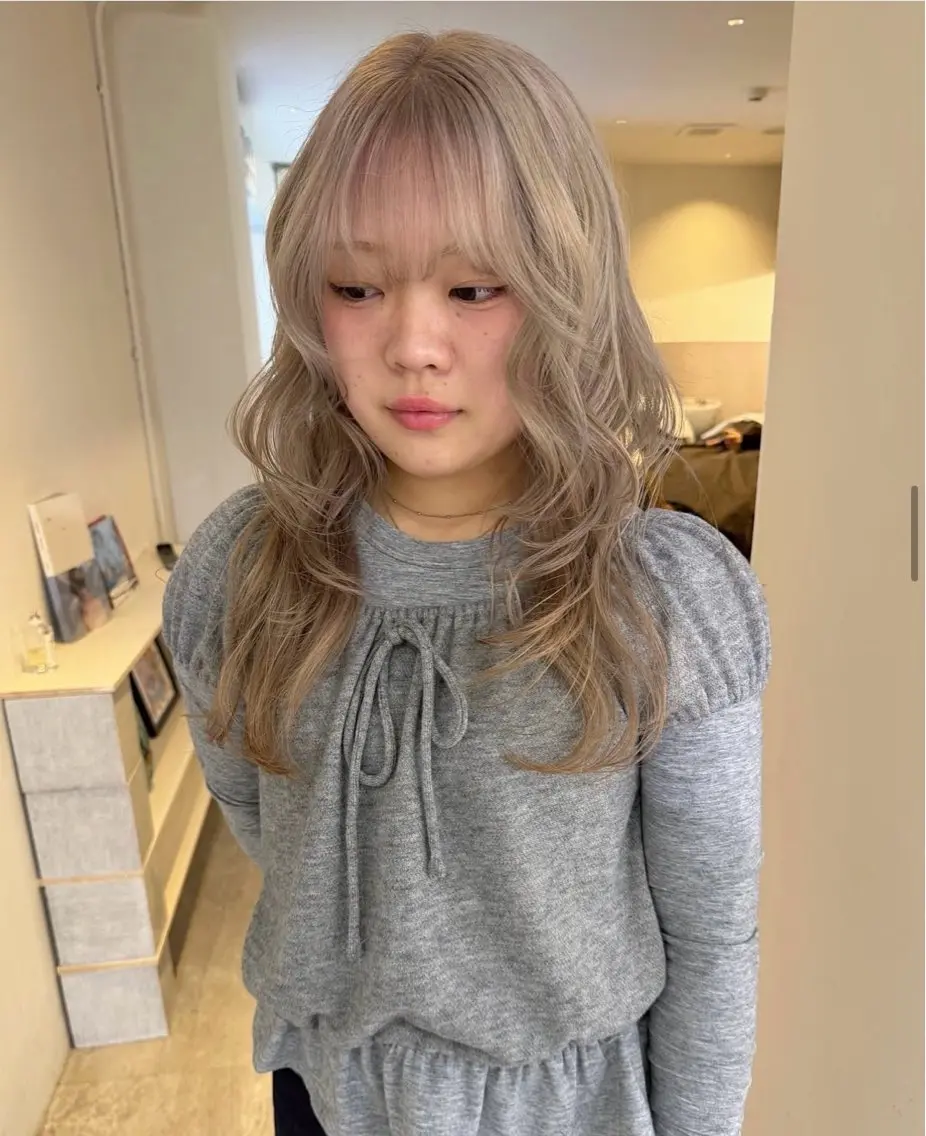 ロング カラー ヘアカラー アヤカ （AYAKA）のヘアスタイル