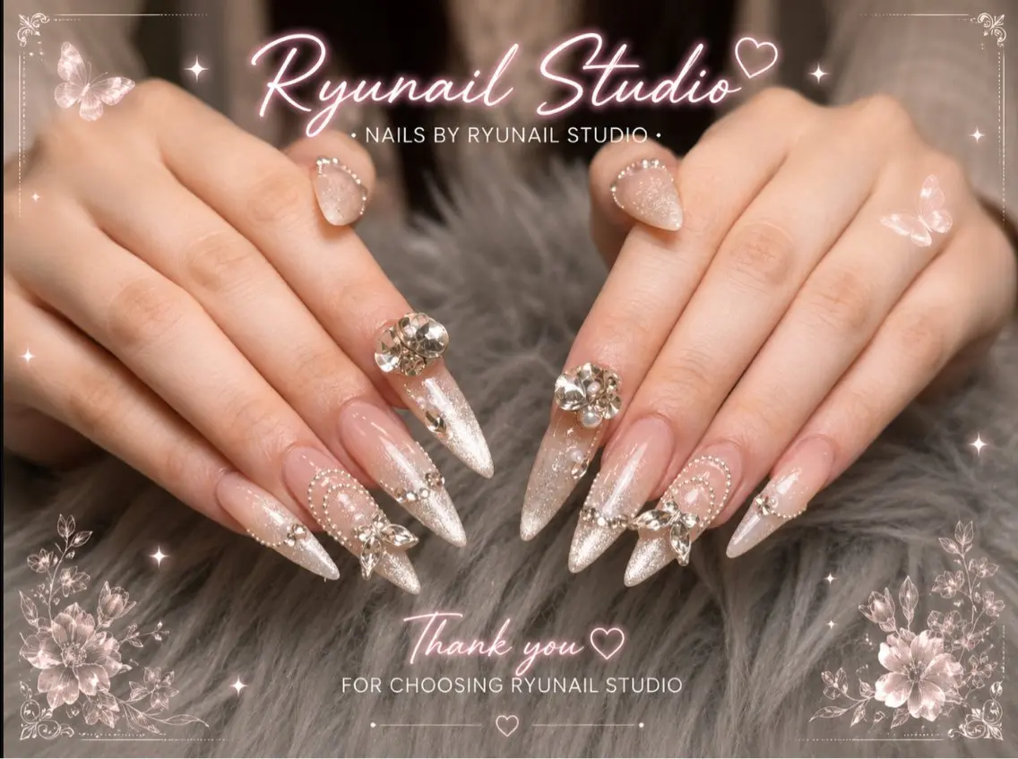ネイル アートネイル フレンチネイル ジェルネイル キラキラネイル ニュアンスネイル ハンドネイル Ryu Nail YukiChanのネイルデザイン