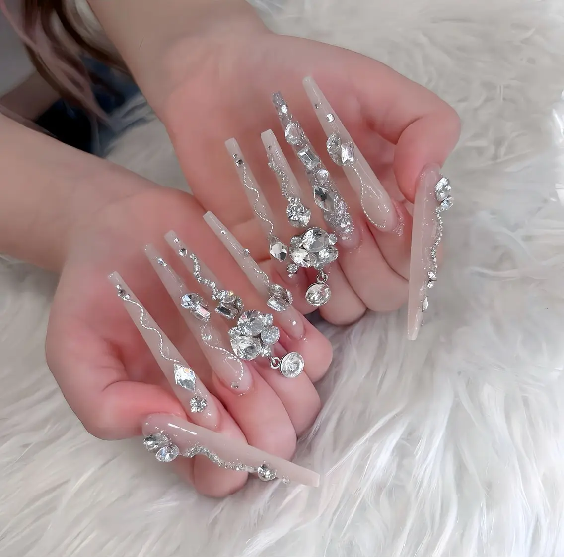 ネイル オーロラネイル チークネイル 桜ネイル クリアネイル ドット ハンドネイル Rin Nail Shinokuboのネイルデザイン