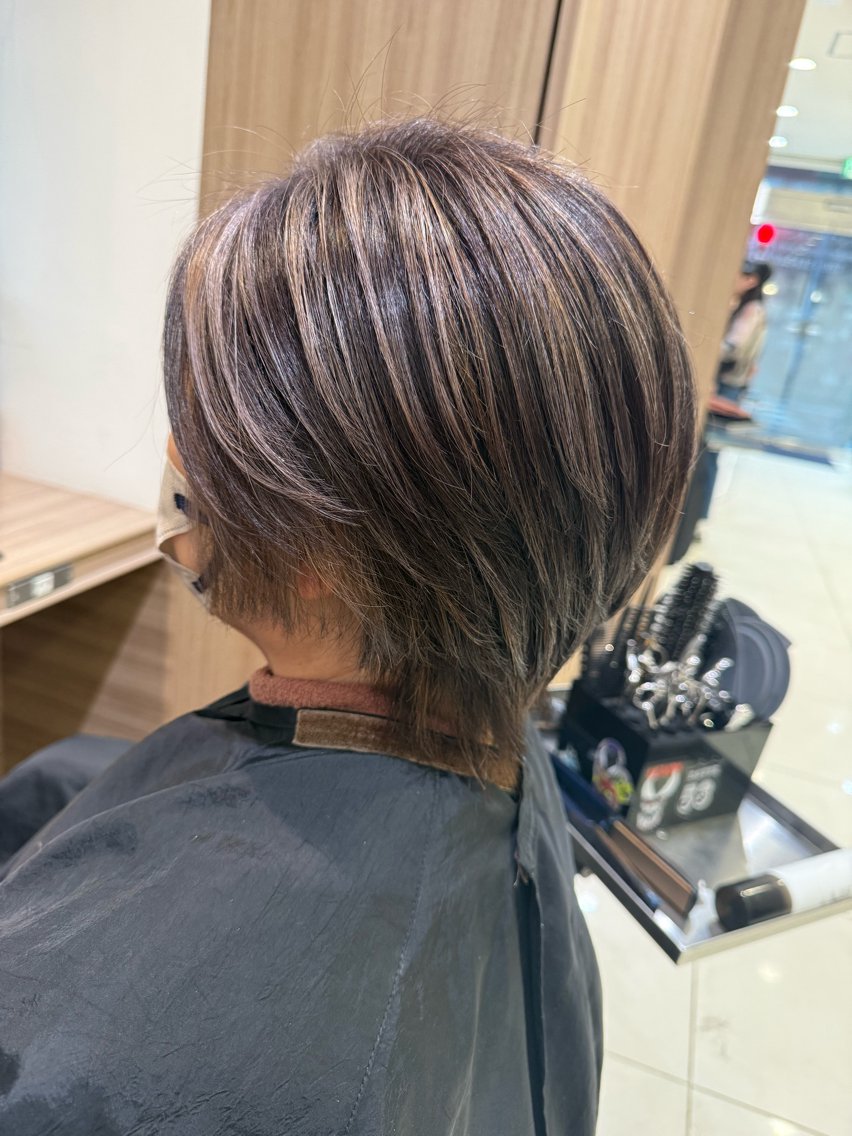 ショート カラー ハイライトカラー ハイライト ヘアカラー 島袋 ナオユキのヘアスタイル