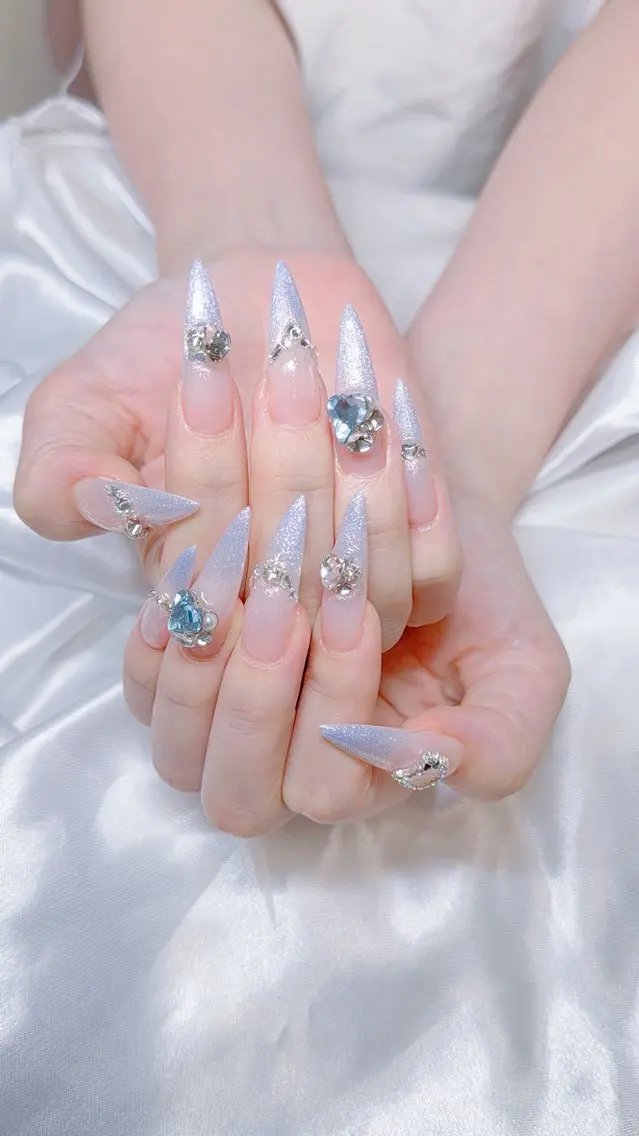 ネイル KIRA LILYのネイルデザイン