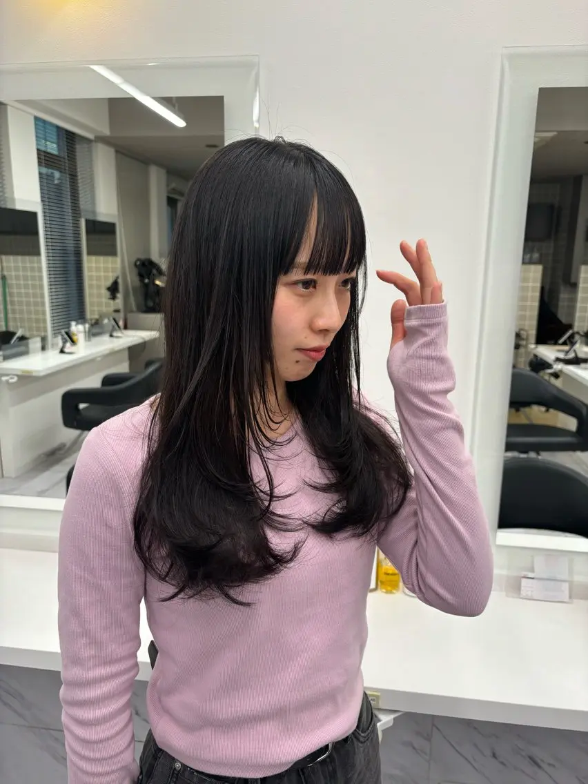 ロング カラー 抜け感レイヤー︴ ニュアンスカラーのヘアスタイル